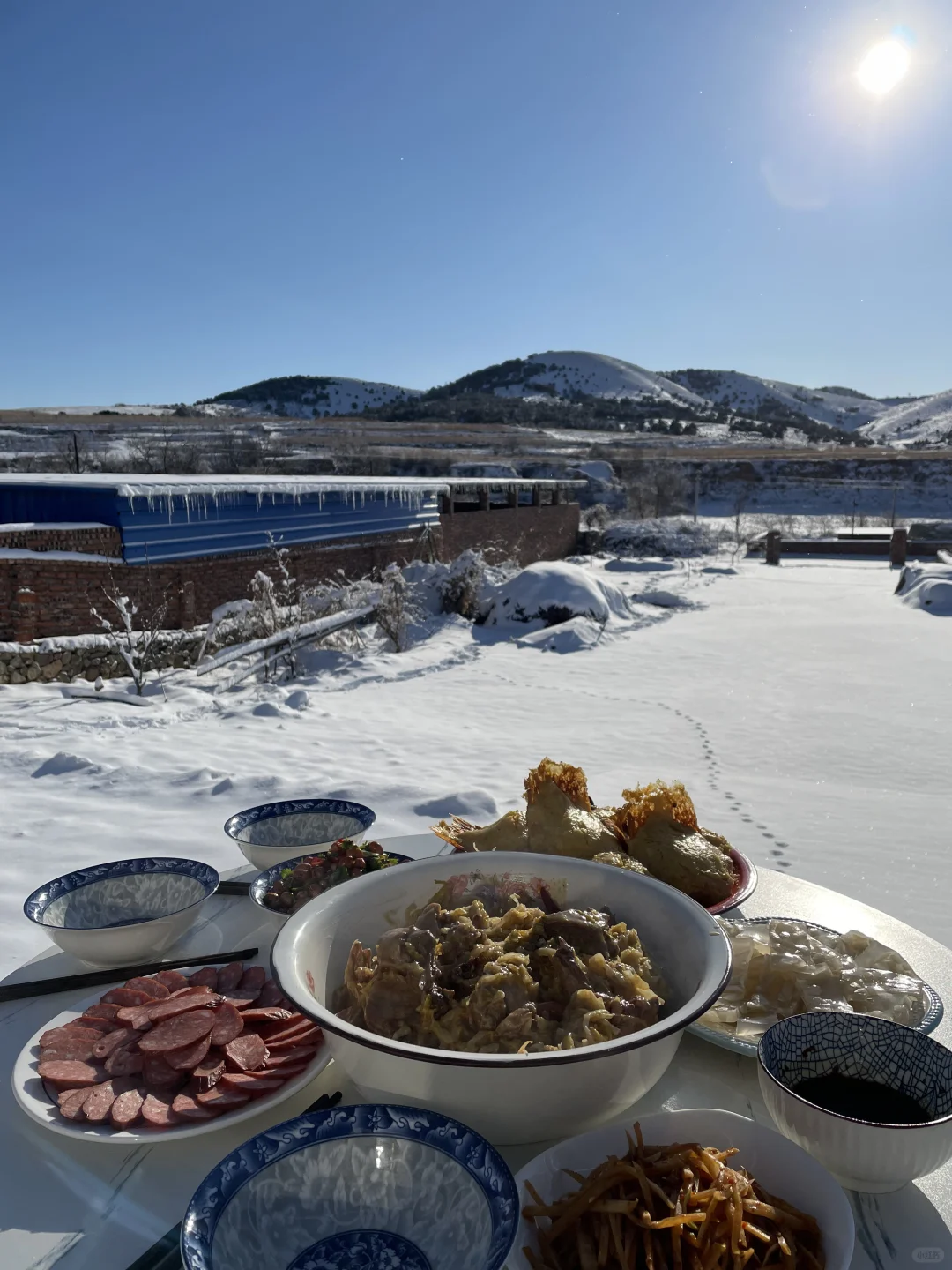 我好幸福啊！初雪妈妈给我铁锅炖大鹅！！！