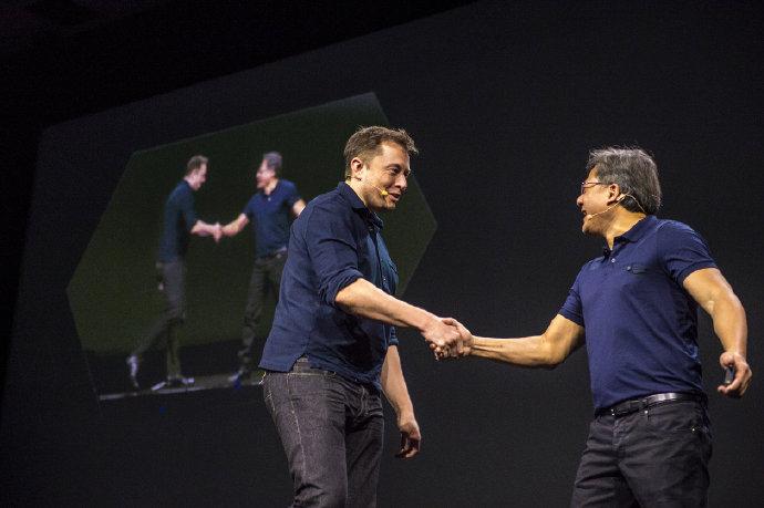 【刷屏！马斯克、黄仁勋双巨头观点共振，AI与中美科技格局定调，谁是最终赢家？】