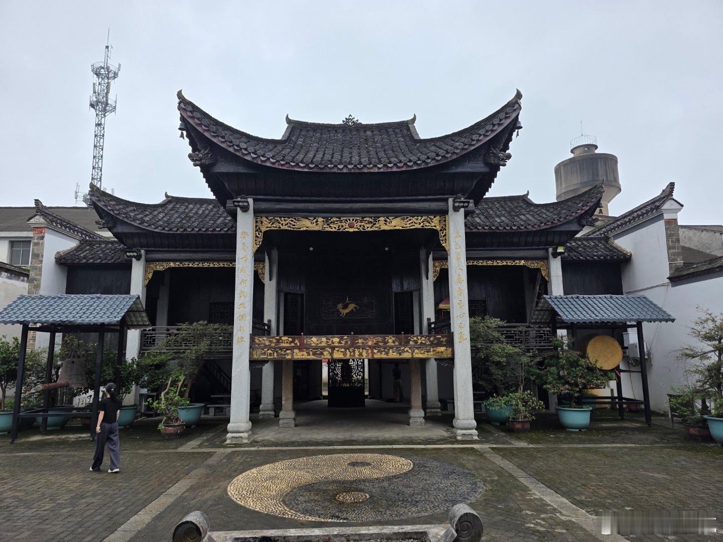 长沙望城区乔口万寿宫，清乾隆十三年（1748）江西商帮敖、林、谢三姓所建，是湘江