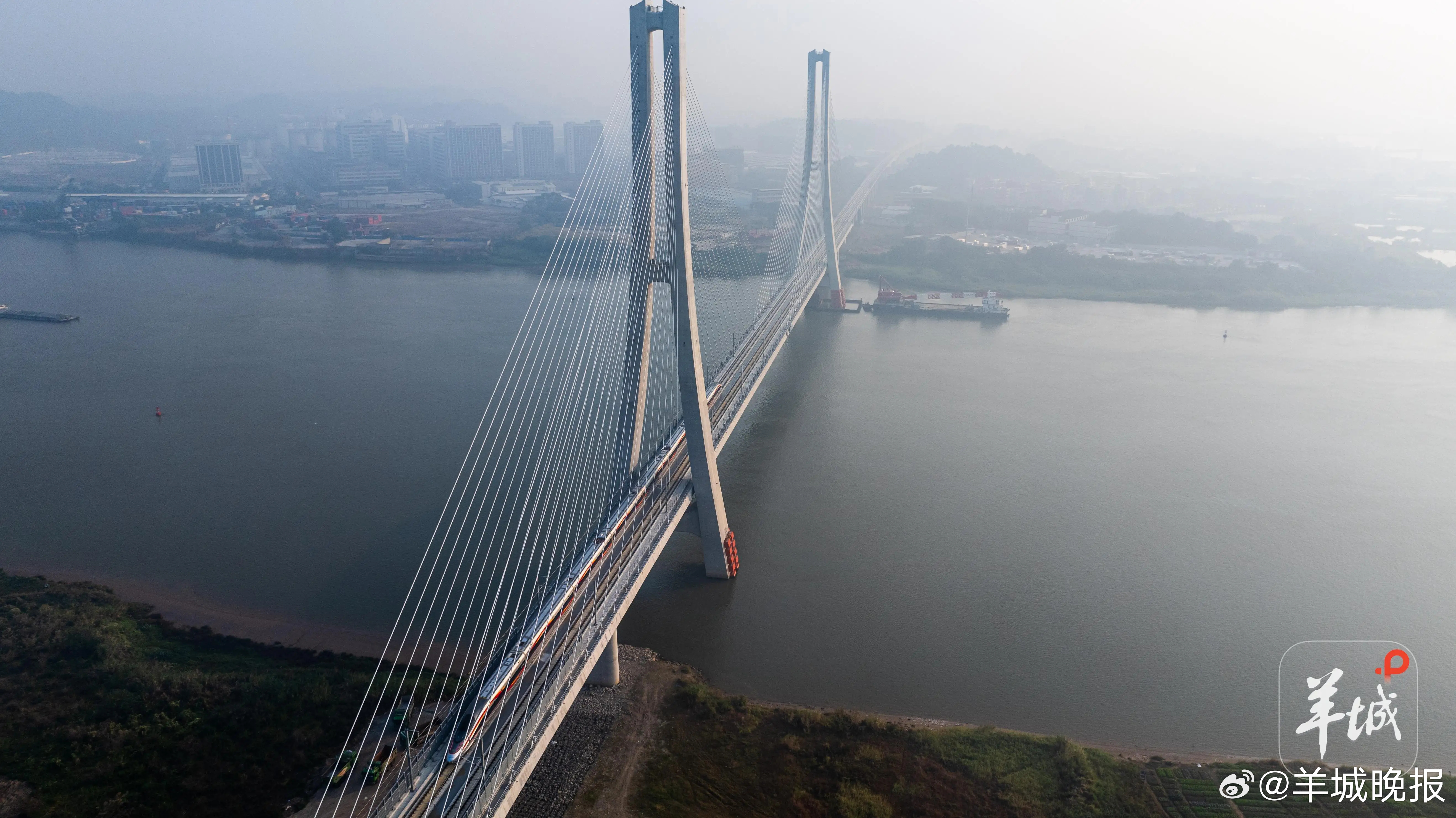 【官宣！#广湛高铁将于12月22日建成通车#】12月18日，记者从中国国家铁路集