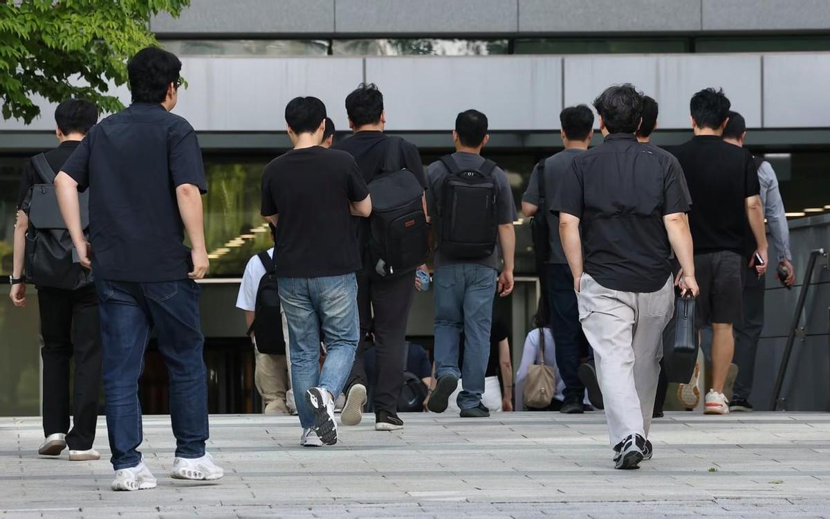奖金差出上百倍！三星内部彻底撕破脸，半导体部门人均拿数亿韩元，家电移动部门只分 