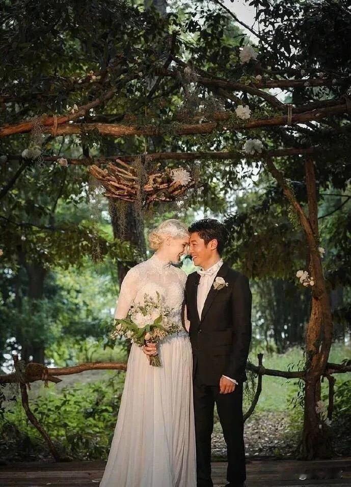 著名央视主持人，撒贝宁说：李白第一次去我家见我父母时英语已经很好了，但是去之前我