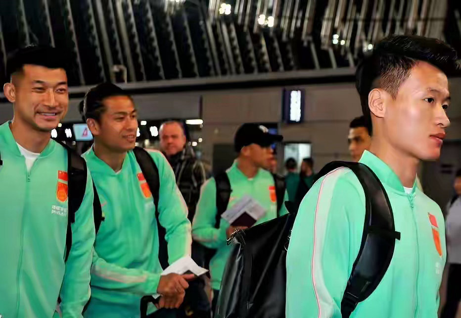 国足抵达澳大利亚！今晚开启首训，首战世界杯参赛队库拉索，FIFA系列赛赛程出炉⚽