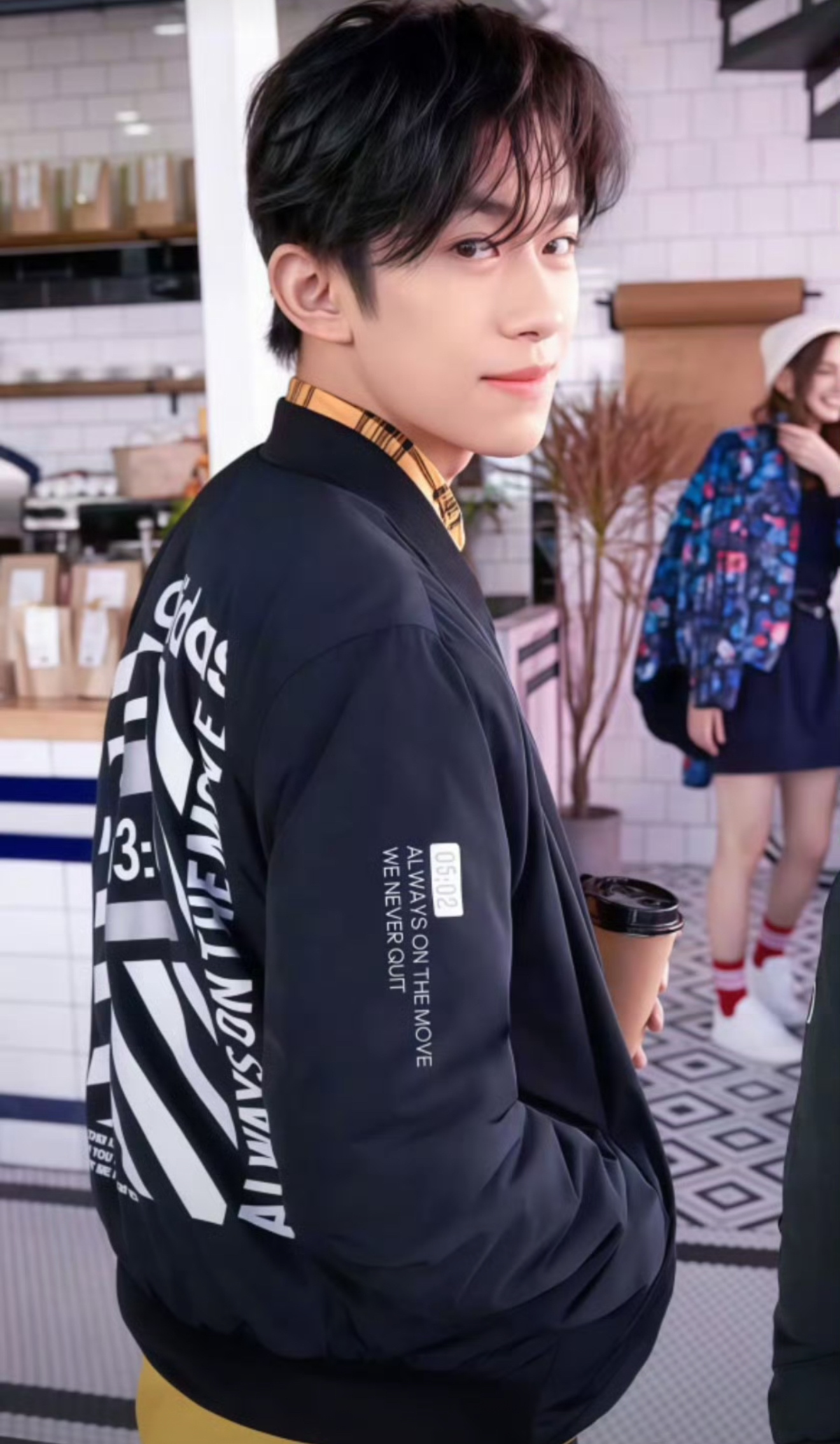 溺死在哥哥温柔的眼神里了 