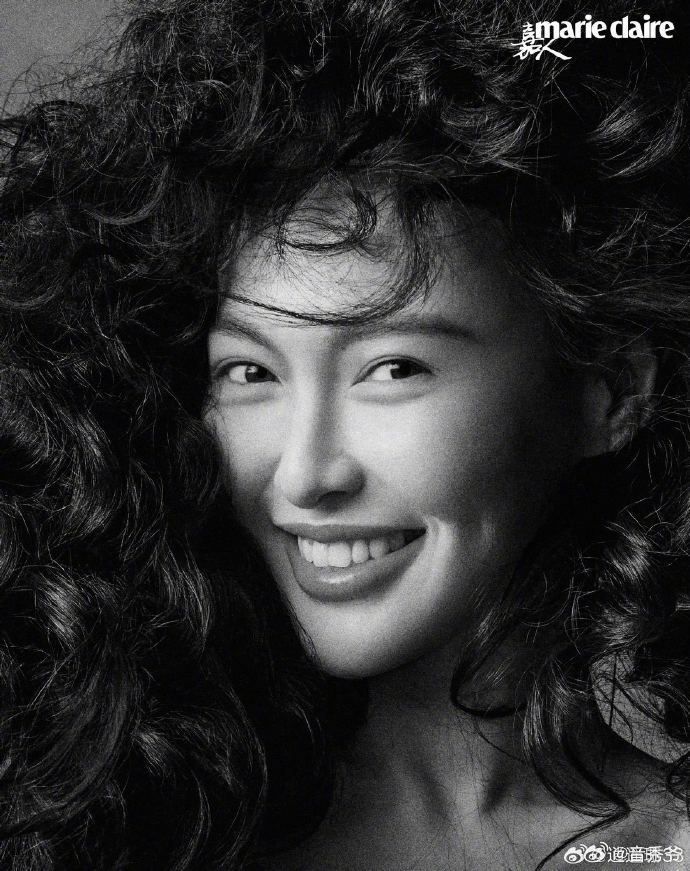 唐嫣一人解锁七种反差风谁看了不夸一句唐嫣会选造型，一人七种反差风格，每一款都贴合