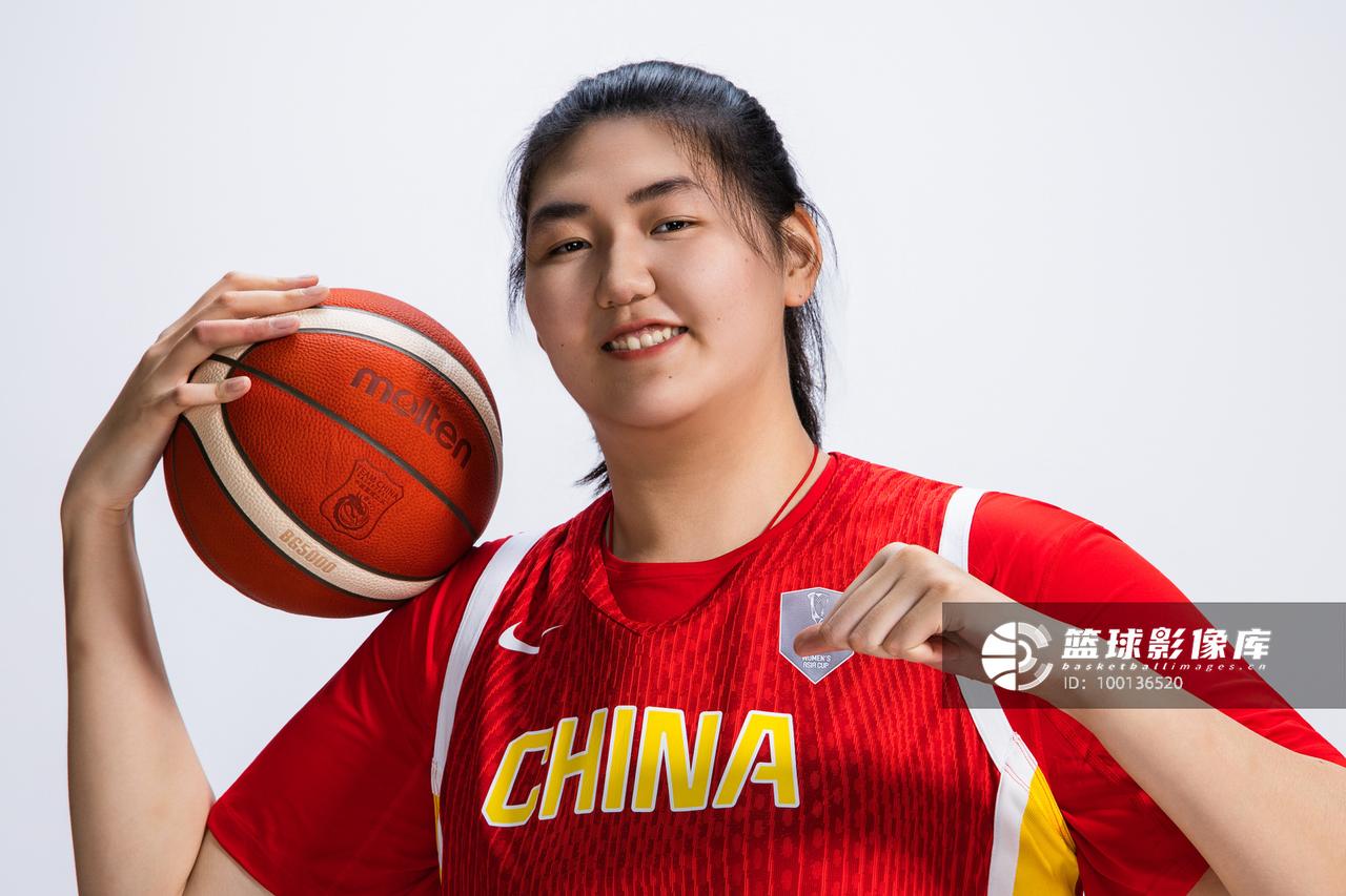 中国女篮亚洲杯十二人名单终于确定👇

她们分别是：

韩旭、张子宇、杨力维、李