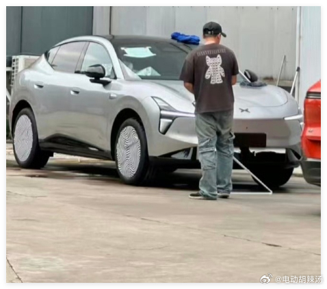 小鹏这个SUV看起来不错啊，价钱一定得合适！ 