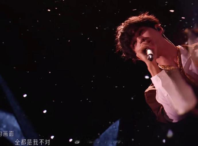 张卓尔在披哥吓成表情包张卓尔表情管理一秒下线张卓尔[超话]上一秒气场稳稳拿捏，下