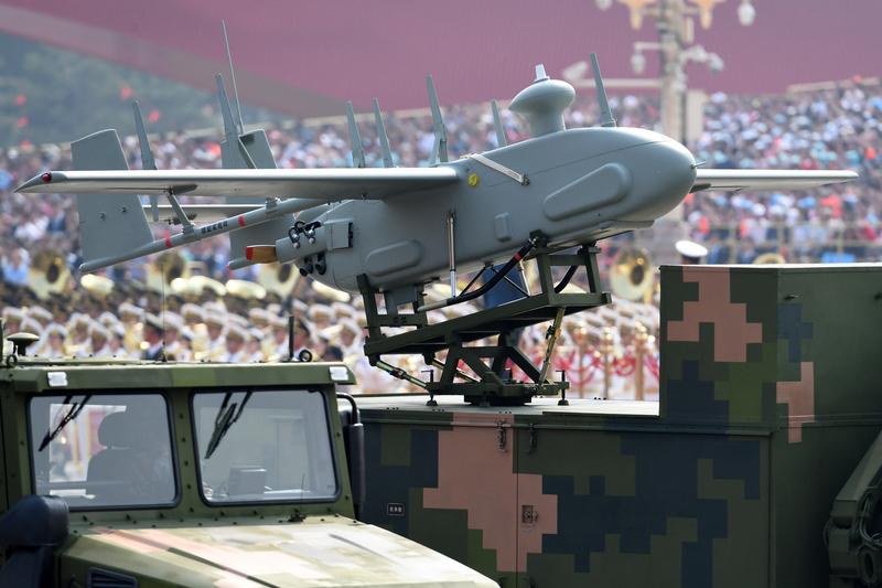 别以为那些惊险刺激的画面只存在于科幻大片，其实这就是解放军的训练日常！
60年代