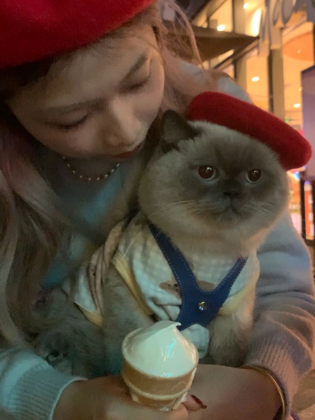 出门被夸乖宝宝，然后他坐的更好了哈哈哈