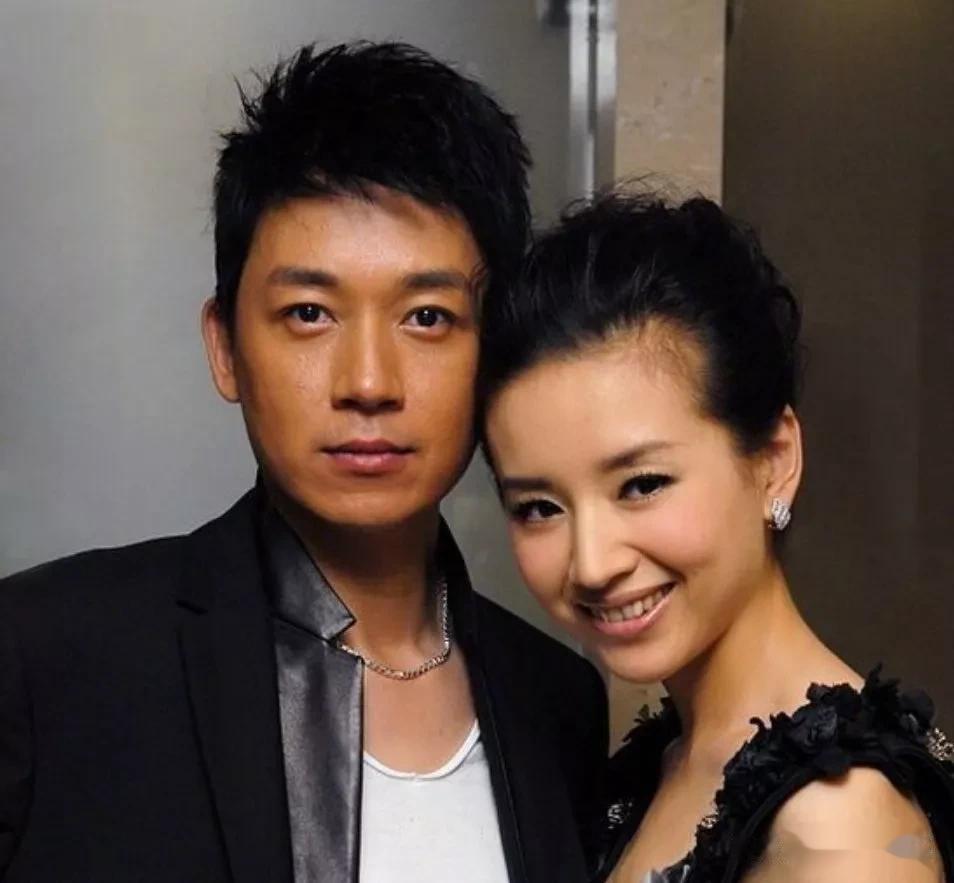 离婚后反目成仇的5对明星[流泪]

第1，李小璐、贾乃亮（女方婚内出轨）

第2