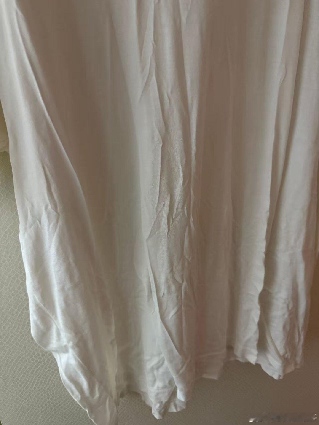 33衣服都成酸菜条了成都湿气真能腌东西！每件衣服都在潮湿空气里慢慢发酵，又皱又臭