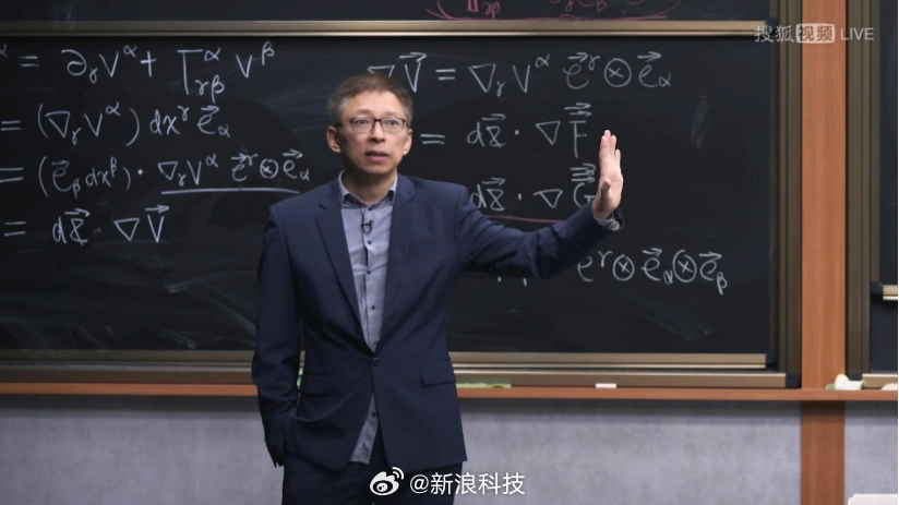 【张朝阳谈学习英语感悟】《张朝阳的英语课》开播十周年，搜狐创始人、董事局主席兼首