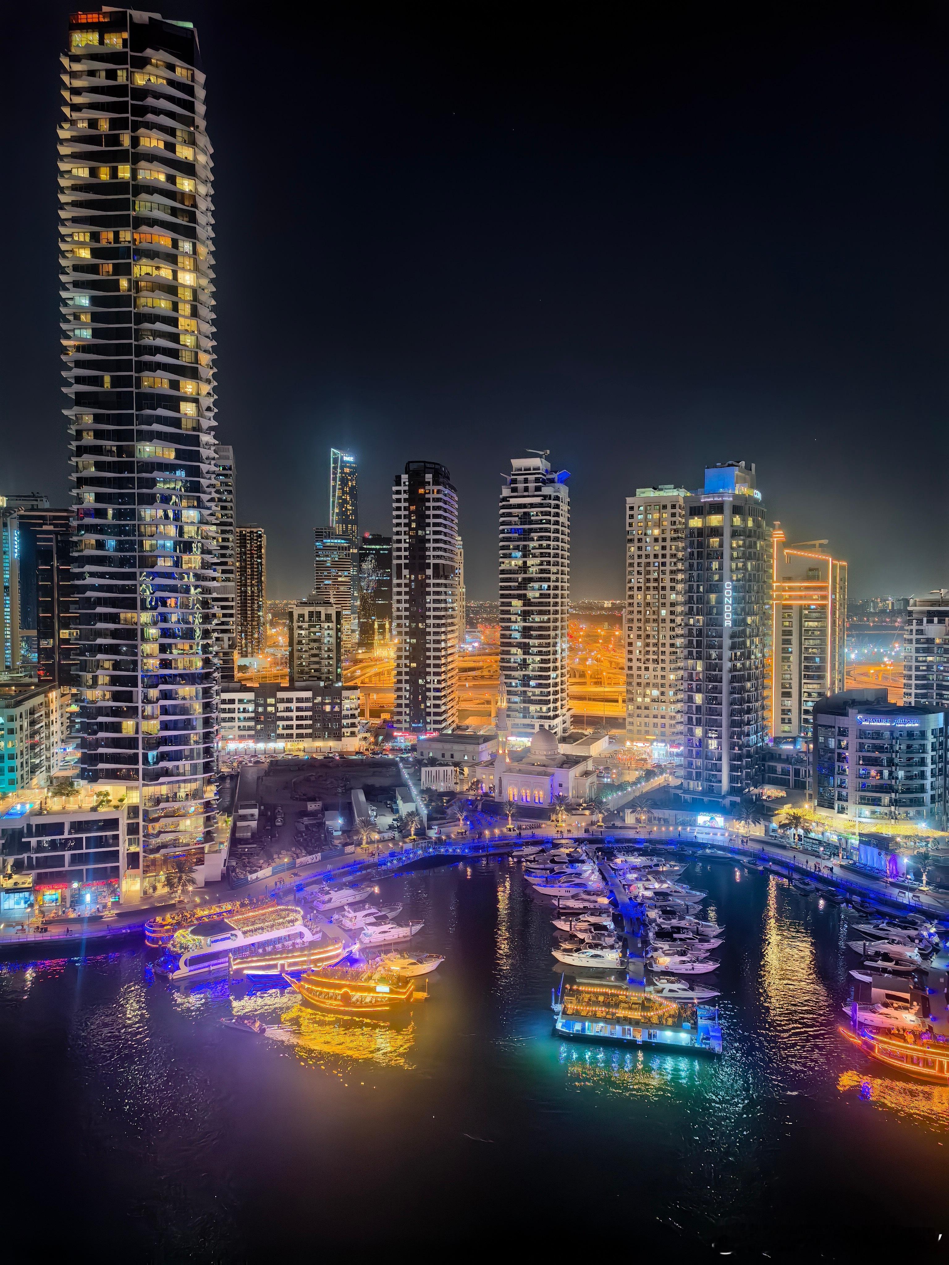 头顶一块布 全球我最富 阿联酋·迪拜