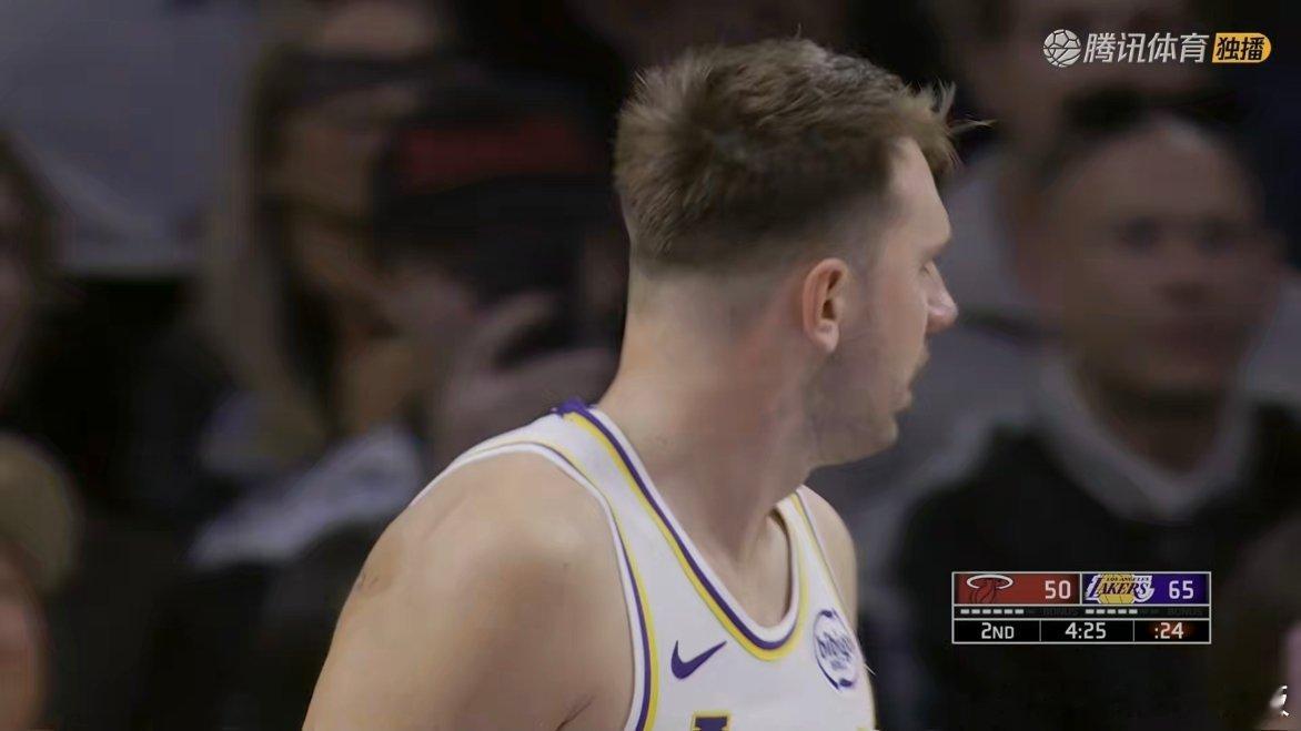 卢卡发力！湖人领先到15分！热火vs湖人 ​​​