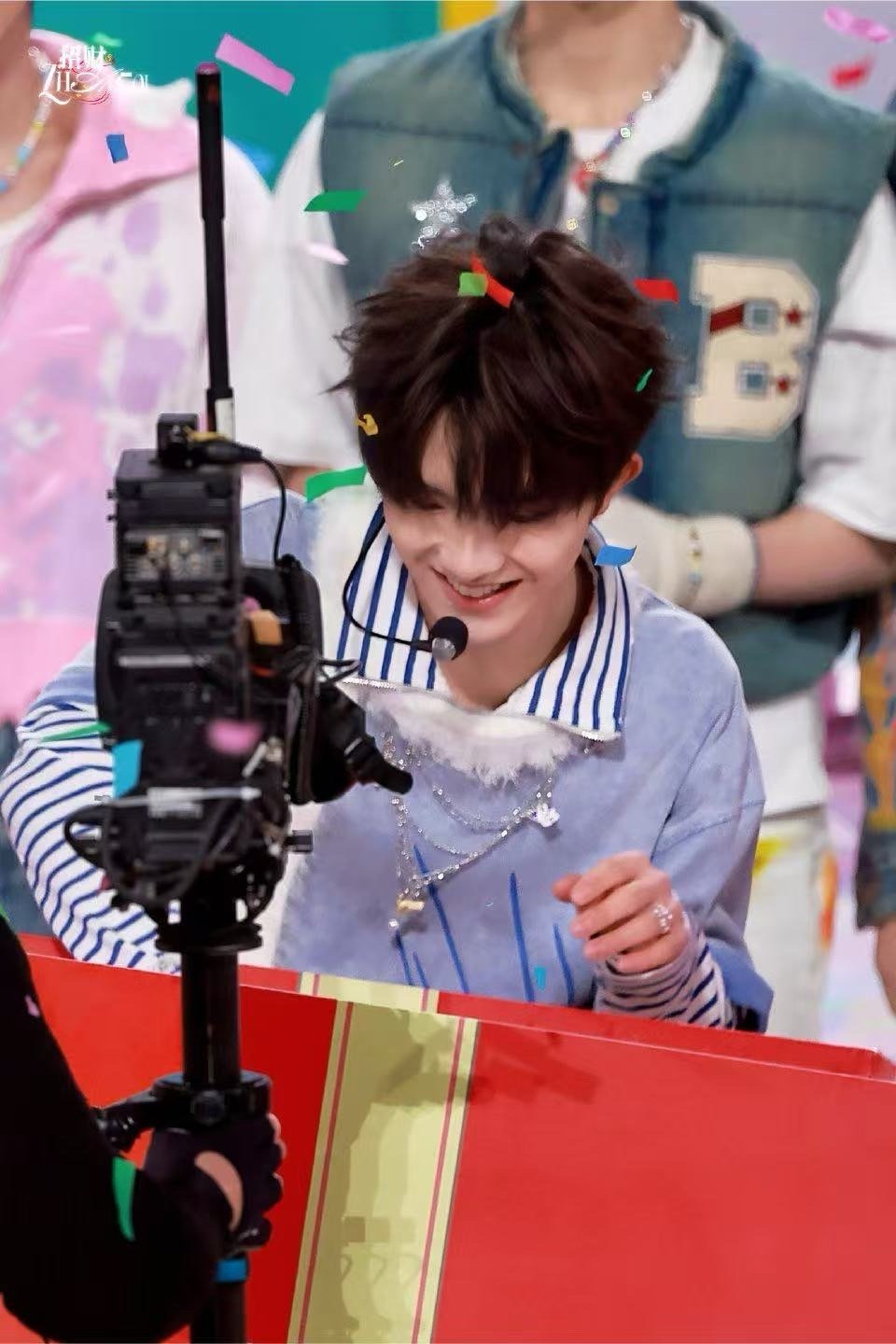 苏新皓跳了TFBOYS的舞蹈 《青春修炼手册》的音乐一出来，确实起猛了。苏新皓跳