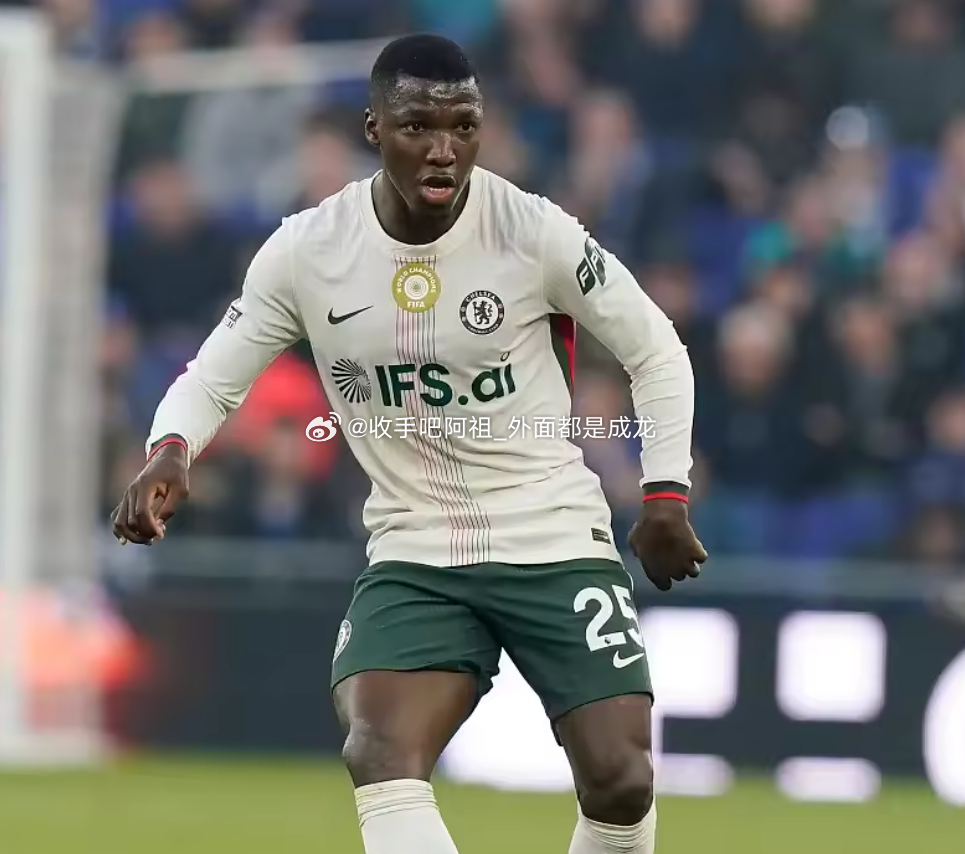 切尔西铁腰凯塞多在国际比赛日前回到了厄瓜多尔国家队，他在接受媒体采访时回应了与皇