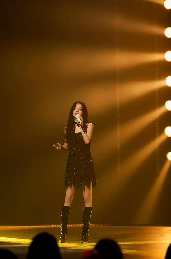 单依纯翻唱的事，
给所有人都提了个醒！
那就是，不管什么时候，做事都一定要有敬畏