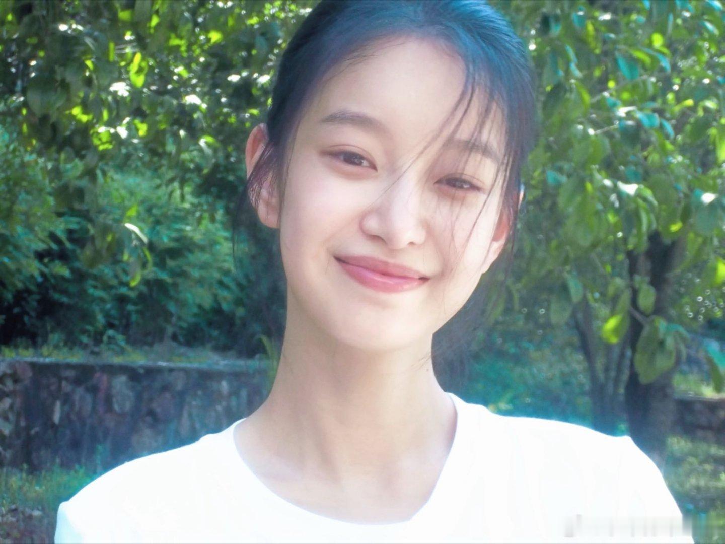 电影偷偷藏不住官宣谁懂啊，段嘉许和桑稚的故事终于要“被看见”了！感觉全世界的暗恋