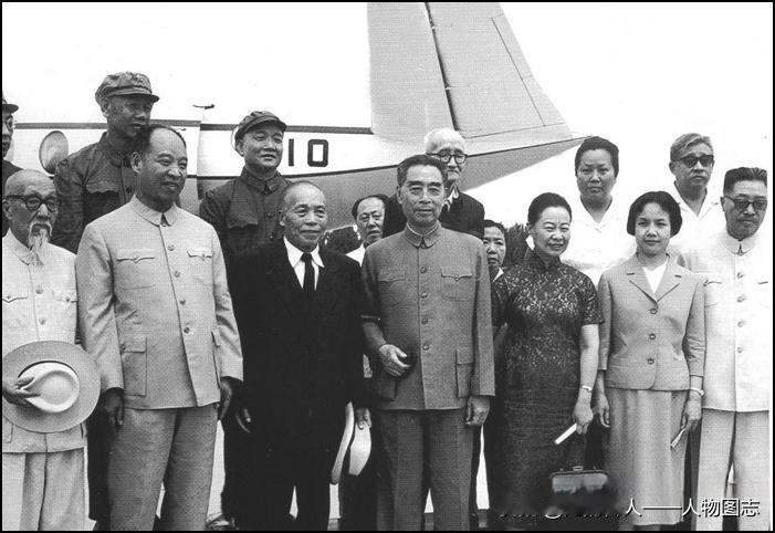 1965年7月20日上午，前国民党政府代总统李宗仁先生和他的夫人郭德洁女士，从海