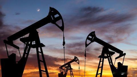 乌军于17日夜间袭击了俄罗斯的石油及军事基础设施，具体目标如下：
 
1.位于克