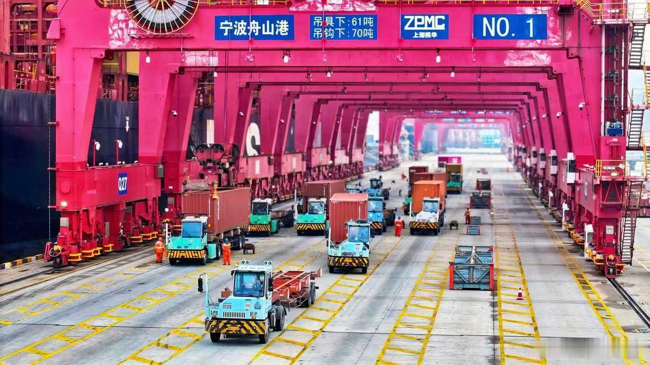 上半年宁波口岸出口突破万亿外贸稳增 7月21日，宁波海关发布数据，今年上半年宁波