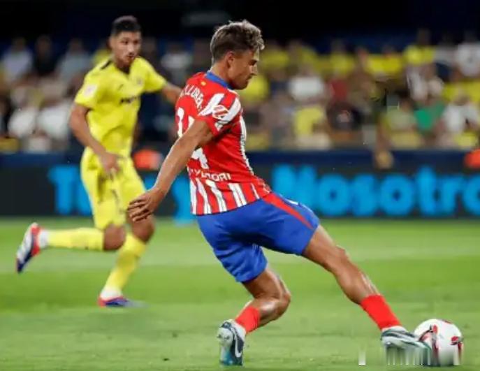 巴萨豪取六连胜领跑，国米4球大胜登顶，利物浦补时丢分险崩溃一场4-0的酣畅大胜，