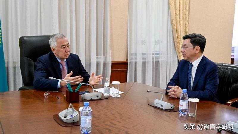 哈萨克斯坦副总理朱曼哈林会见李开复 探讨人工智能提升经济预测能力

哈萨克国际通