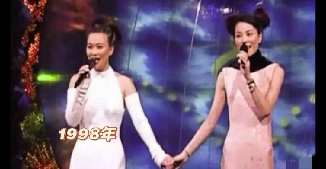 ‘’天后‘’王菲的春晚之旅:
第一次，1998年，29岁，与那英共同演唱《相约九