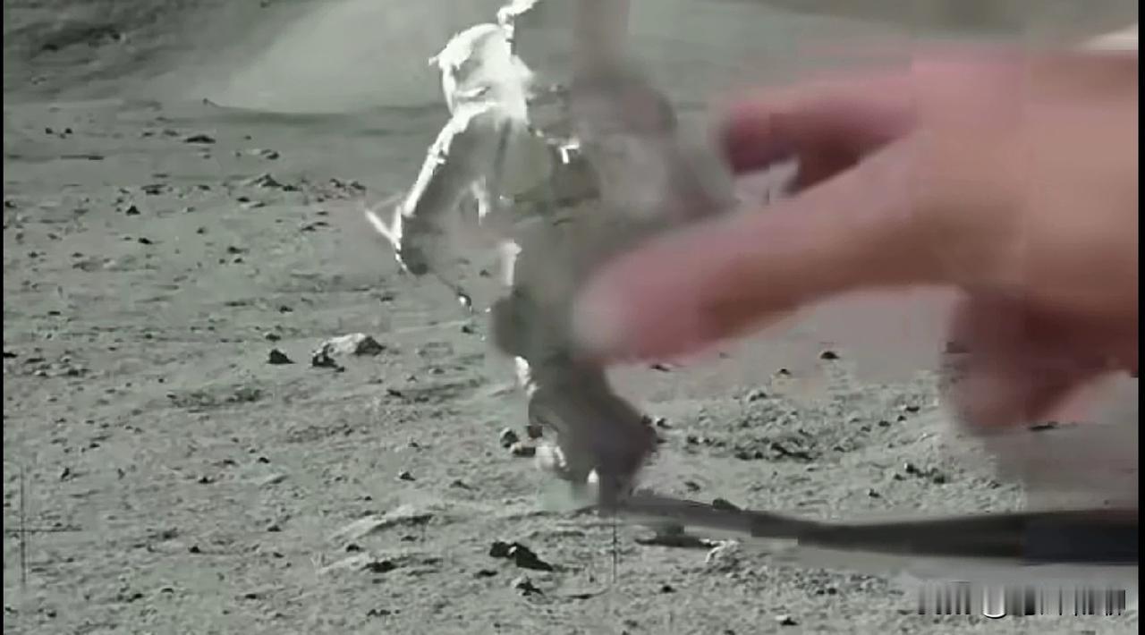 这是要揭露美国当年登月的真相吗？

众所周知，上世纪六七十年代“美苏争霸”期间，