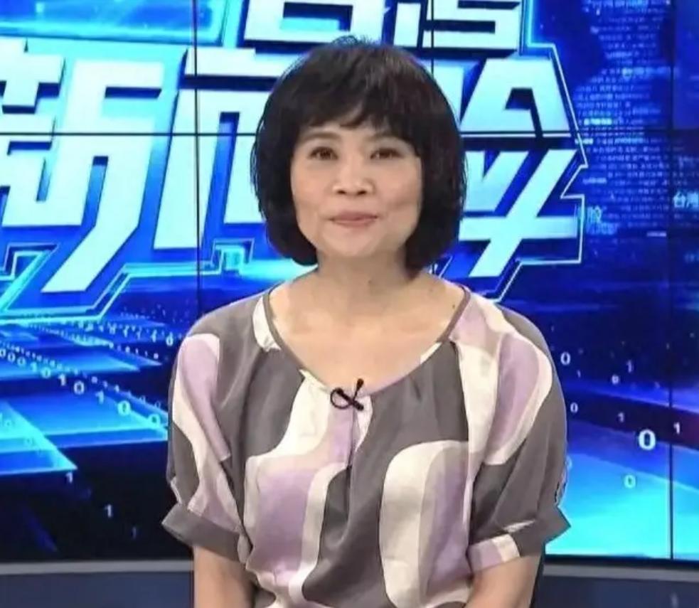 台湾省媒体人陈凤馨表示，按照民调来看，70%以上的台湾地区民众是接受自己是中华民