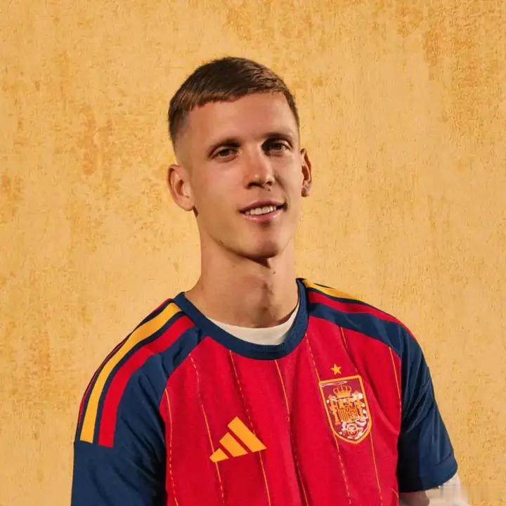 奥尔莫在接受西班牙媒体TeleDeporte采访时多次提及了萨格勒布迪纳摩。当被