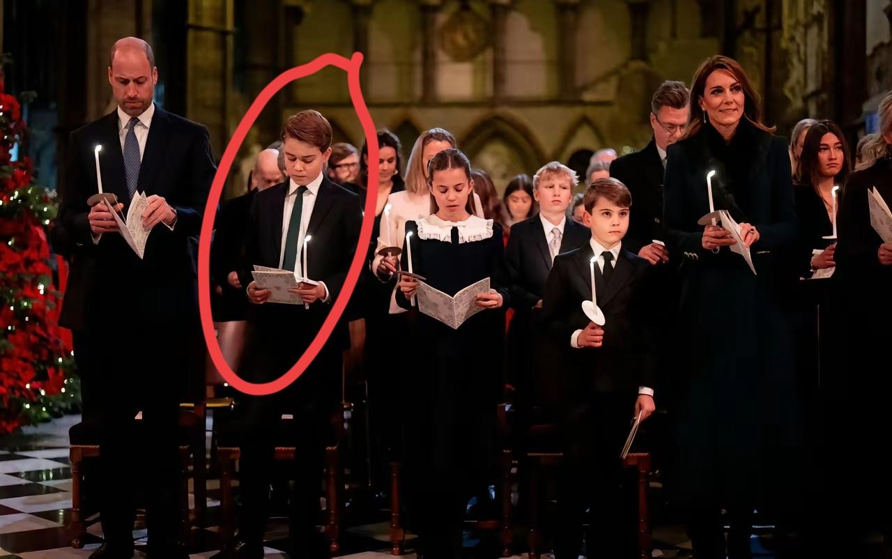 乔治王子，还能成为王吗？
不好说，毕竟英王室的辉煌不再！
日不落帝国，也是过去式