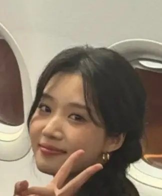 卢昱晓真的看起来好邋遢啊 ​​​