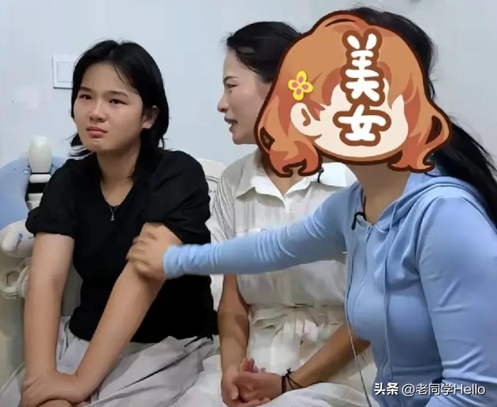 世豪二姐这条视频，看得很多网友十分动容。丈夫的大女儿毕业后独自在杭州打拼，蜗居几