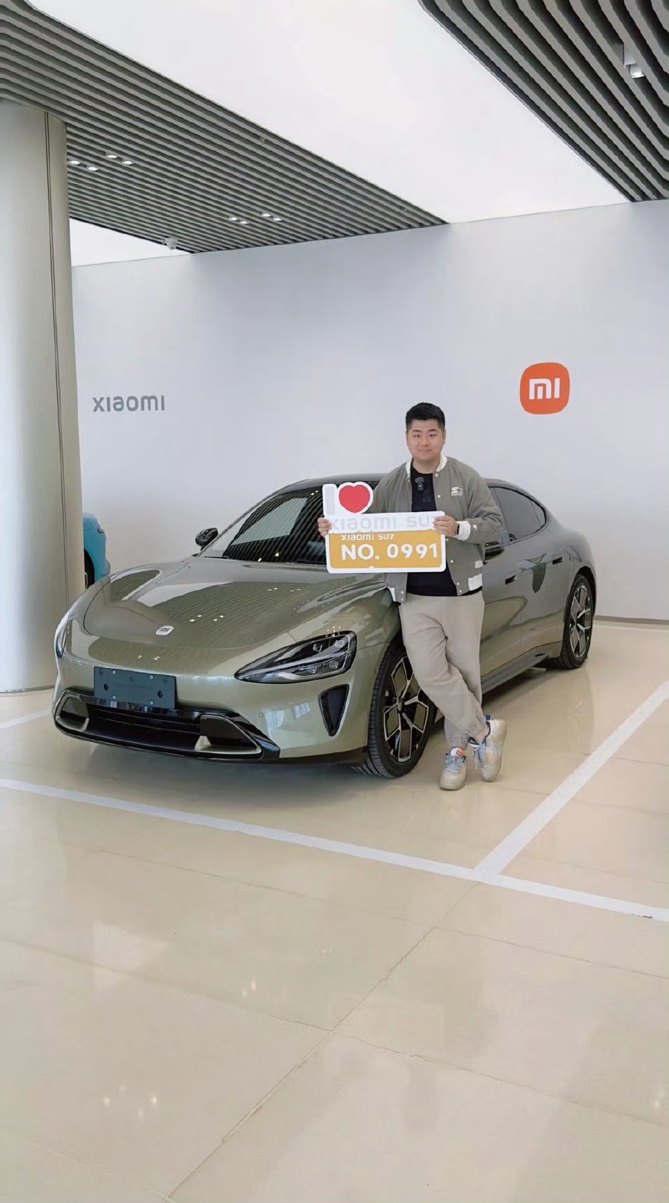 新一代小米SU7亮相师兄作为首批小米SU7和首批SU7 Ultra的车主，可以说