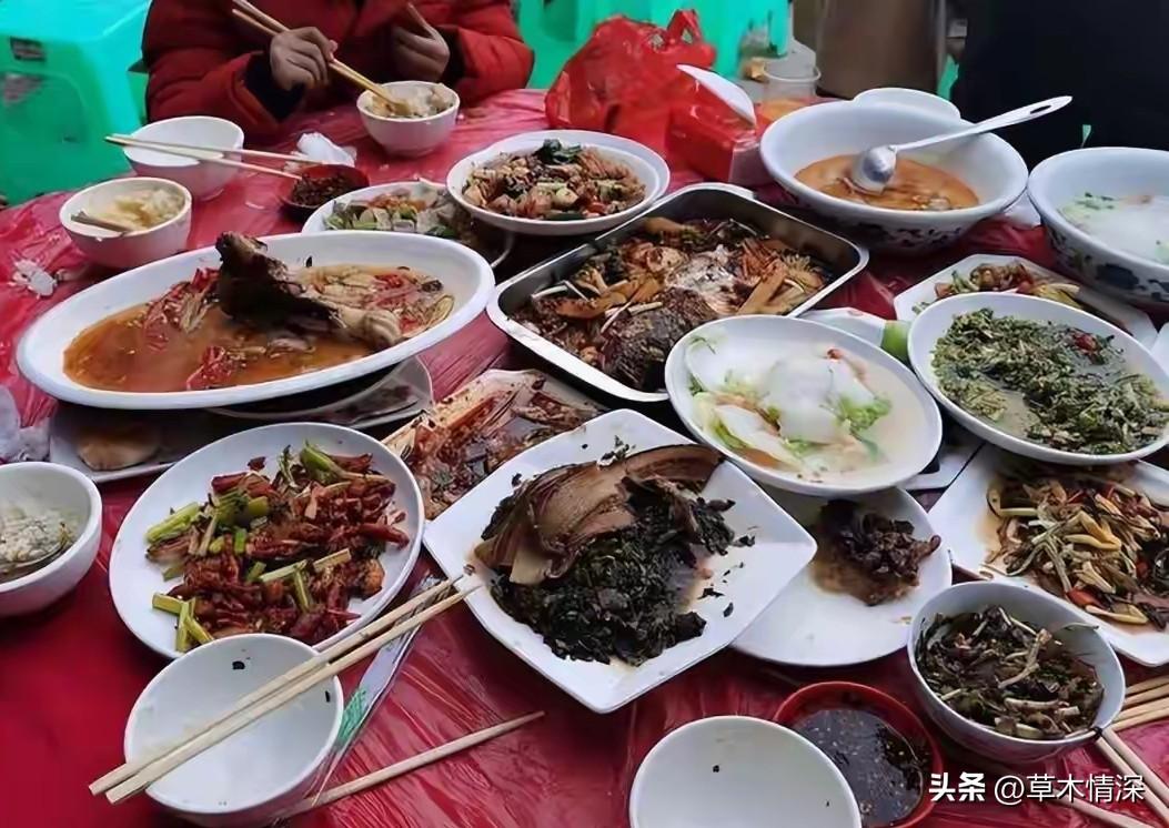 中江农村吃酒席
中江农村吃大席，那氛围简直绝了！来的都是亲戚、生产队的朋友和邻居