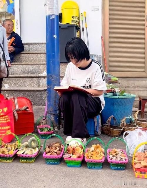 最近，云南昭通的一段画面刷屏全网——温柔又励志，看一次，泪目一次。
 
在鲁甸县