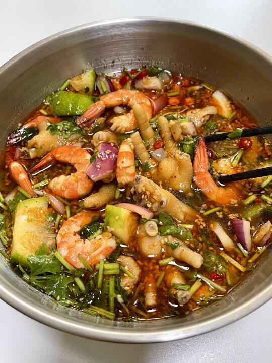 雪王进攻调料届！蜜雪冰城冷泡虾！