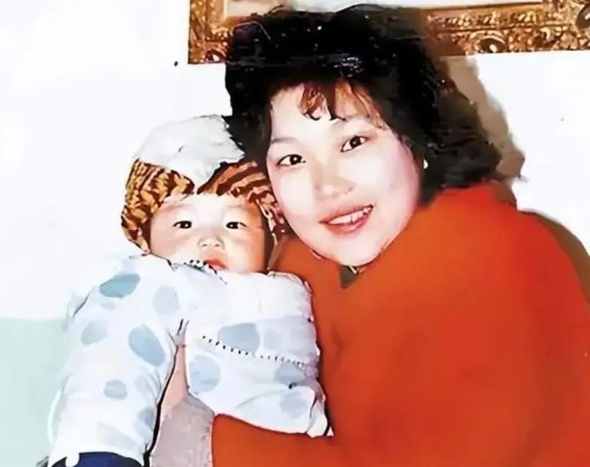 1988年，湖北1女子怀孕，丈夫宠她如宝，婆婆寸步不离照顾她，谁料，就在女子生下