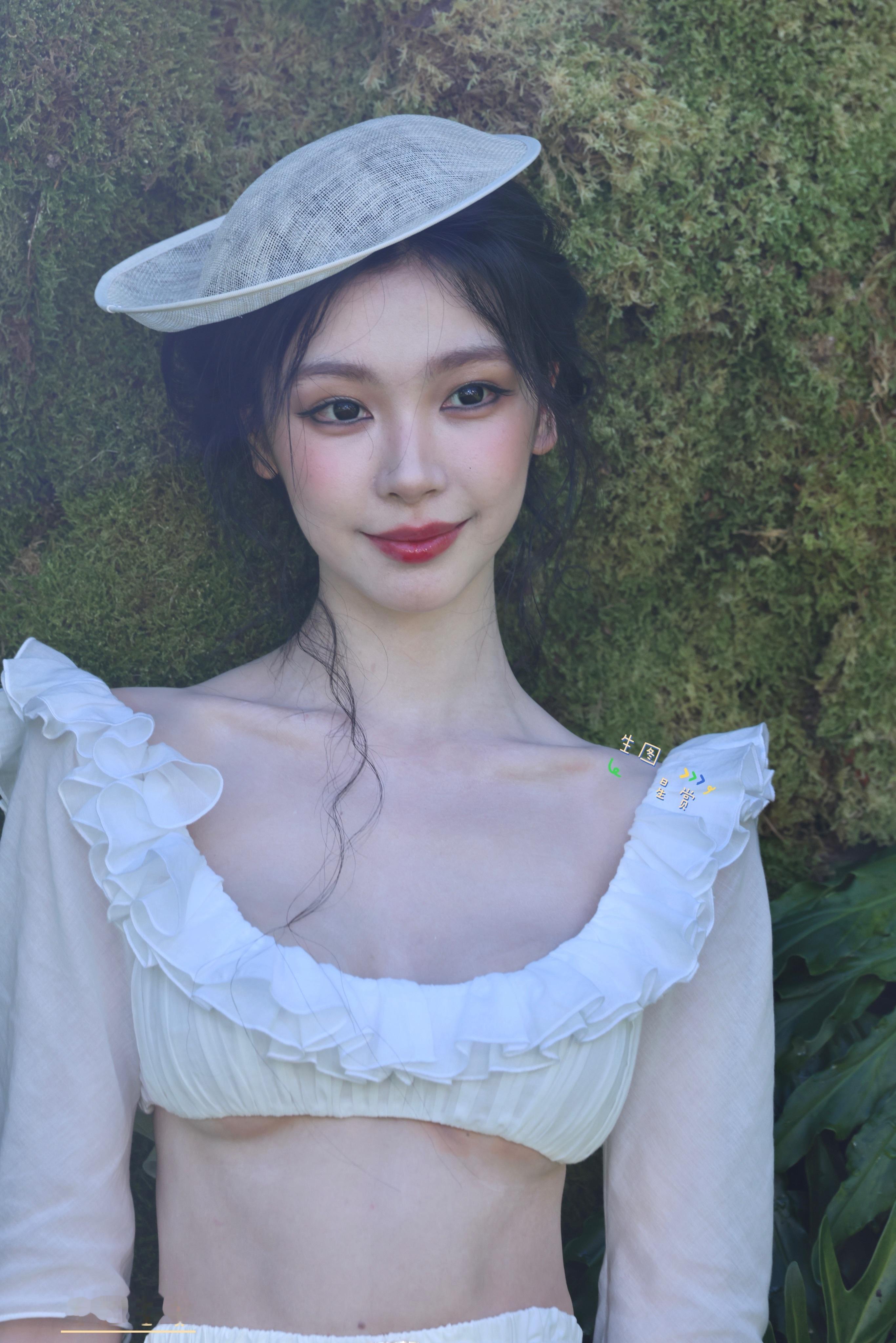 易梦玲VOGUE潮汐红毯生图美貌，南法优雅少女，香软甜辣🫧[彩虹屁] ​​​