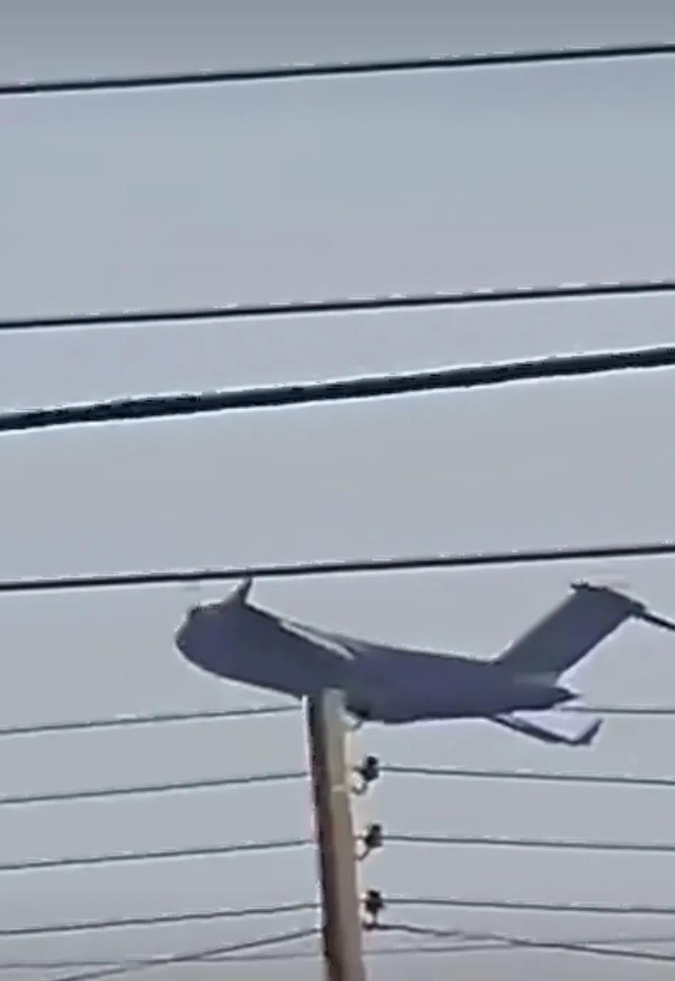 美国空军C-17大型运输机从叙利亚哈塞克省沙迪达基地撤出人员和装备。对于叙利亚库