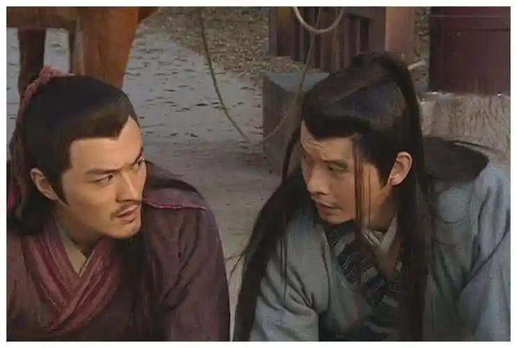 1749年，金川之战大败，乾隆亲自审问川陕总督张广泗，下令严刑拷打。张广泗满身是