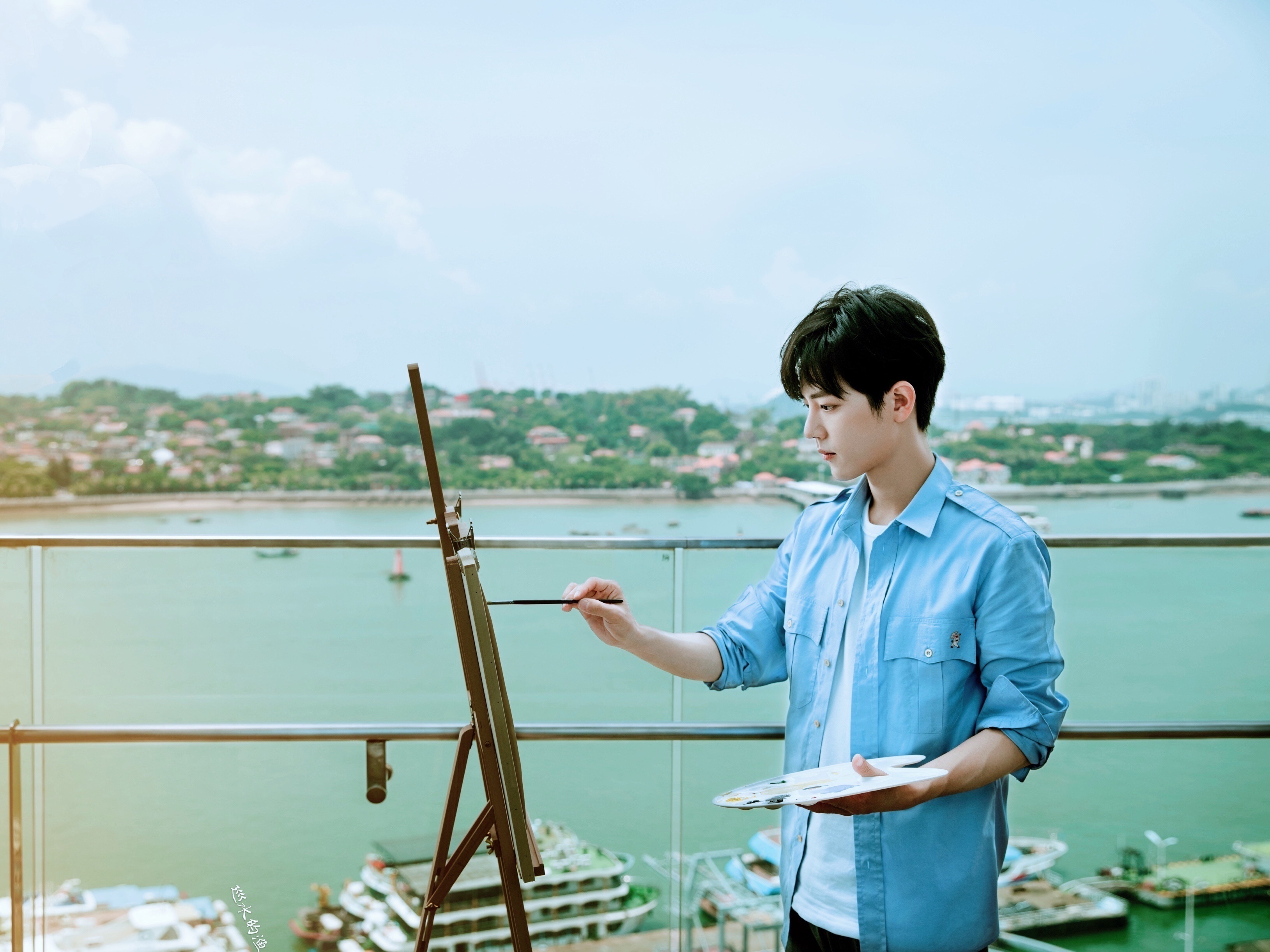 肖战 画画小能手上线了！认真的男人最帅最有魅力啦！ 