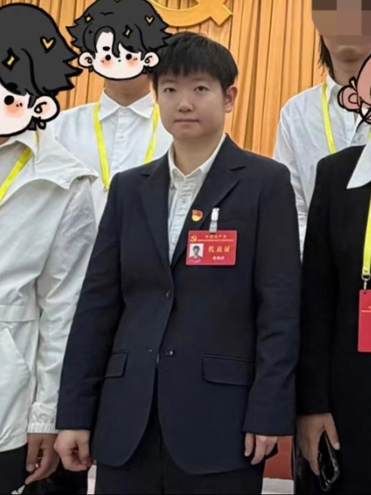 孙颖莎穿西装限定版西装莎 