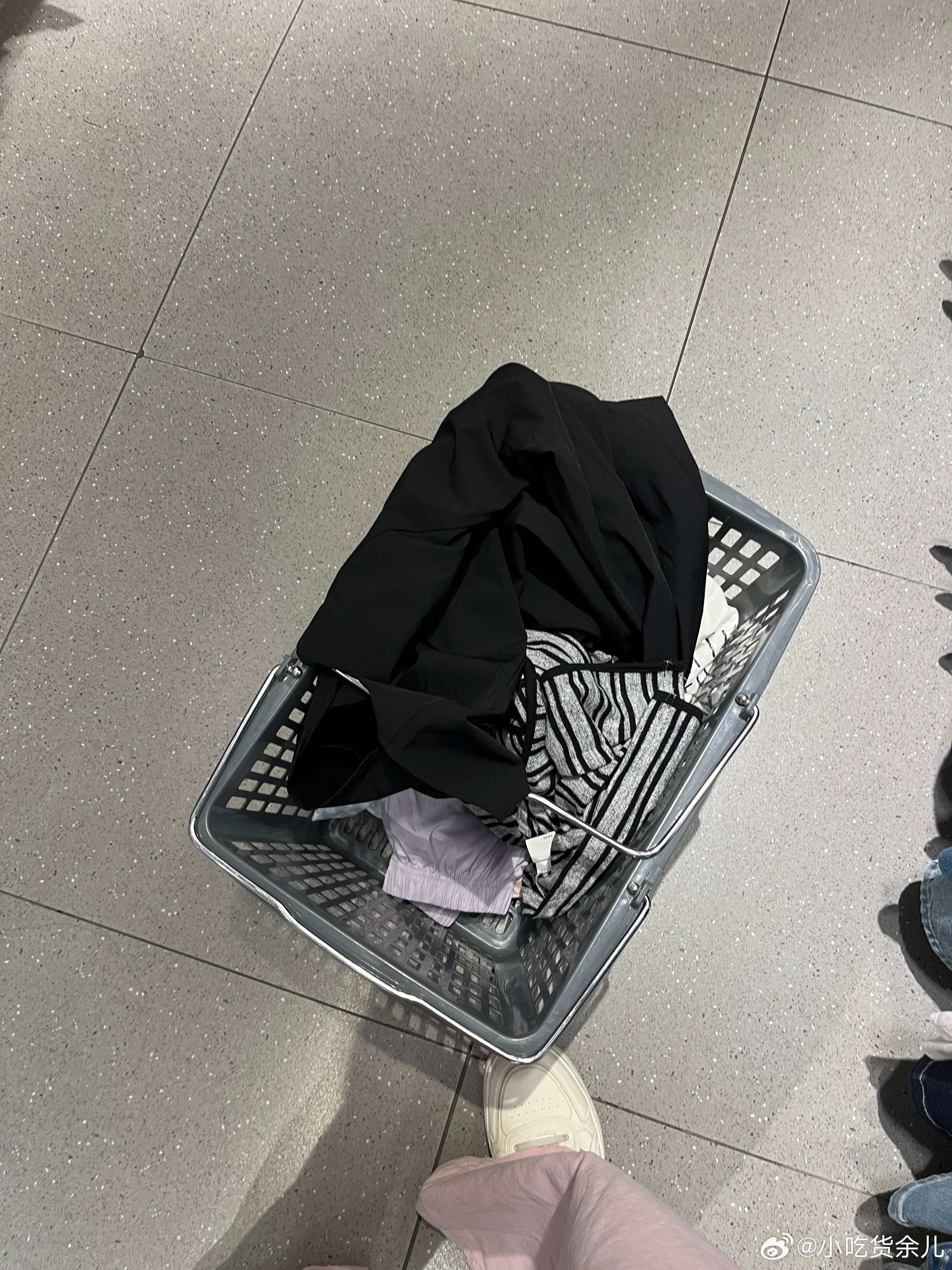 被队友气鼠，31号系统缴了，害我白跑一趟，也没白跑，来买衣服黄灿灿浪姐直播闯祸