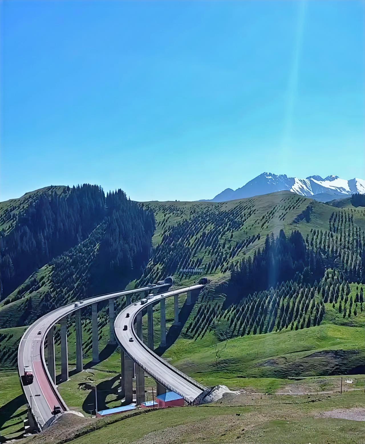 旅行像一把钥匙，打开生活的另一种可能：摆脱琐碎，重拾热爱；不用伪装，不用迁就，只