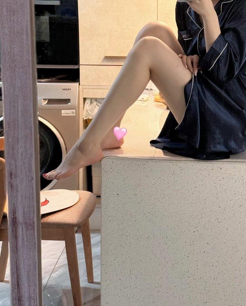 后来我才明白 人生这条路 无论如何抉择 终不会圆满 更逃脱不掉命运的使然 . ​