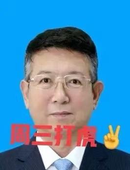 就在刚刚，
看了