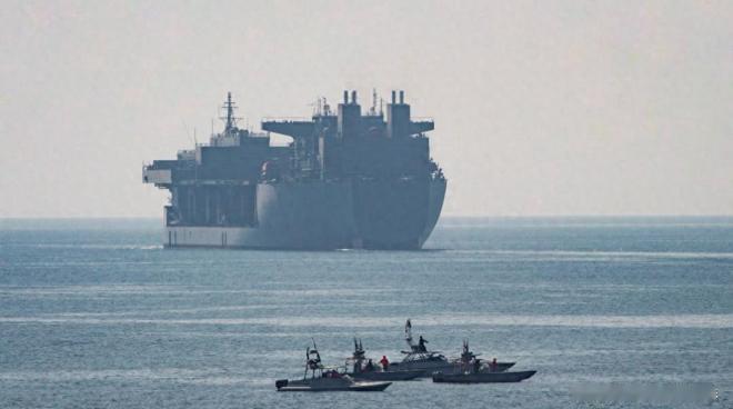 守着世界第四大油库，伊朗却把自家经济送进ICU：封锁海峡，先把自己锁死了

一个
